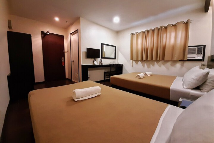 Room 9 of 19