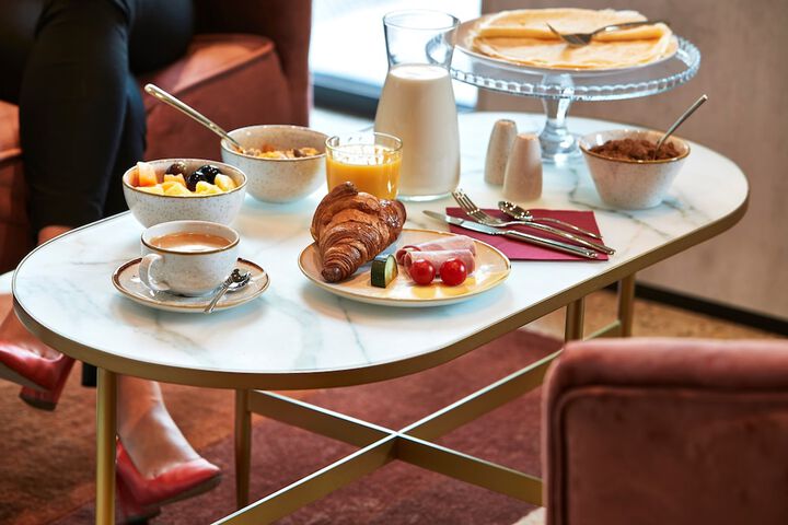 Breakfast/Coffee Service 36 of 45