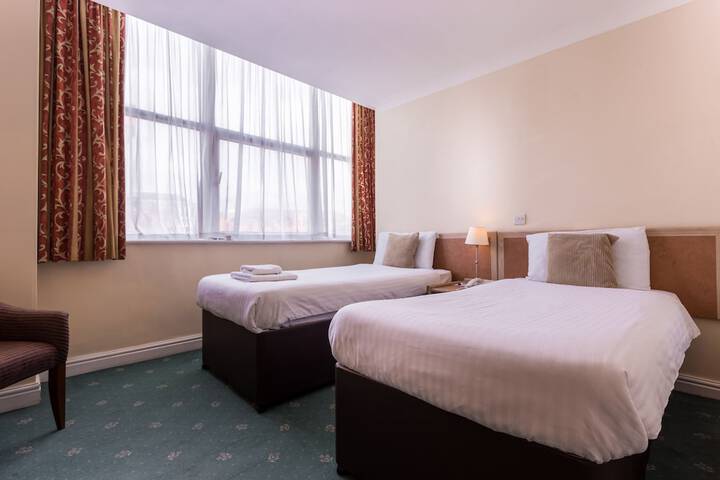 Room 3 of 38