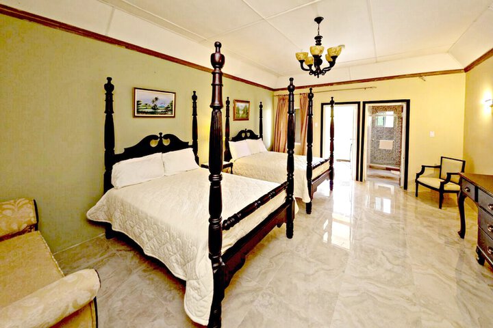 Room 12 of 40