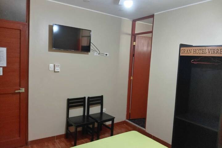 Room 11 of 41