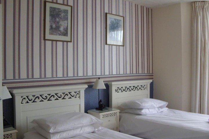 Room 6 of 24