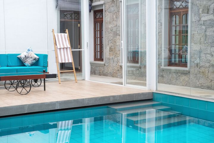 Pool 41 of 61