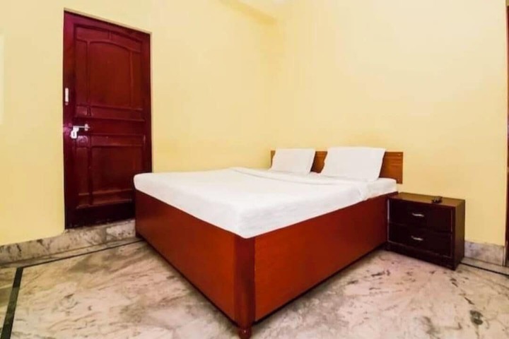 Room 14 of 14