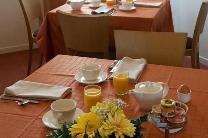 Breakfast/Coffee Service 48 of 93