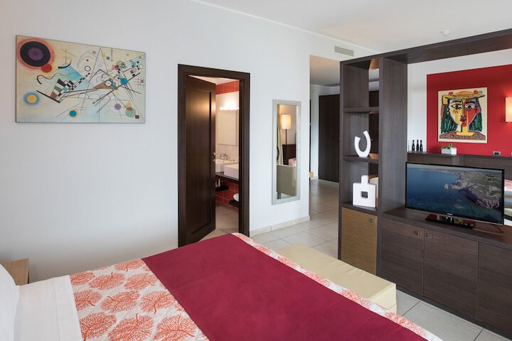 Room 6 of 67