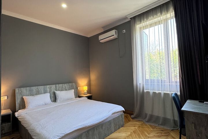 Room 18 of 26