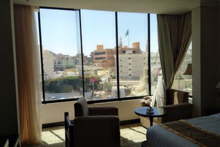 Room 15 of 22