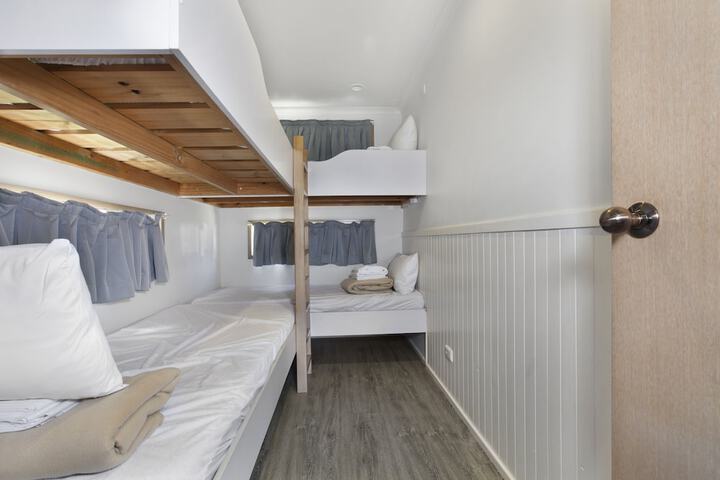 Room 3 of 42