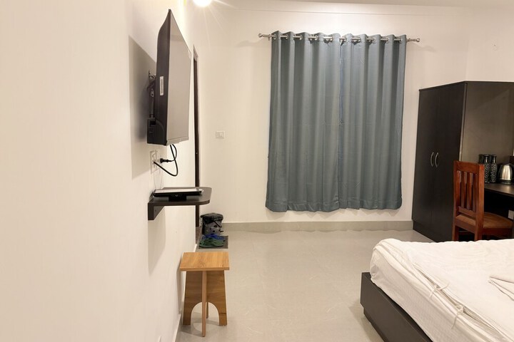 Room 10 of 83
