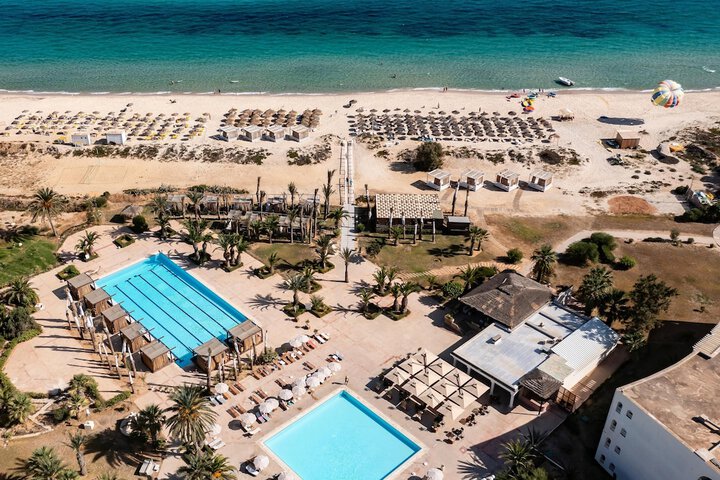 Hotel Pool