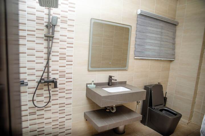 Room 46 of 85