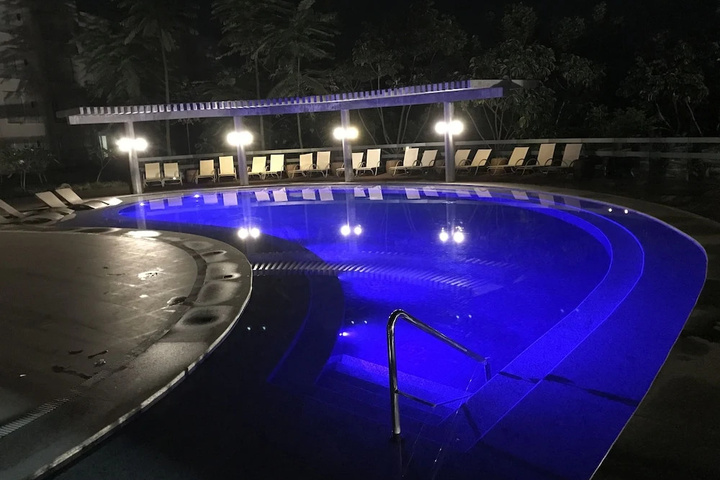 Pool 15 of 27