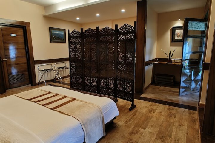 Room 8 of 40