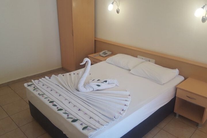 Room 6 of 51