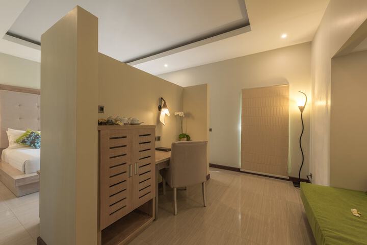 Room 7 of 128