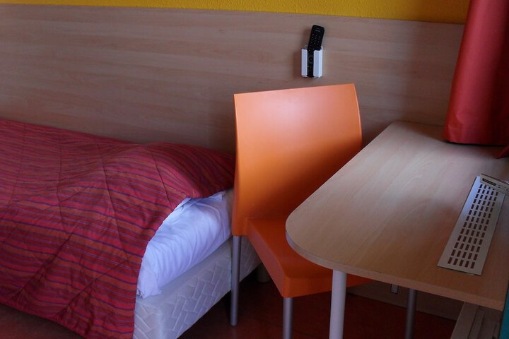 Room 5 of 33