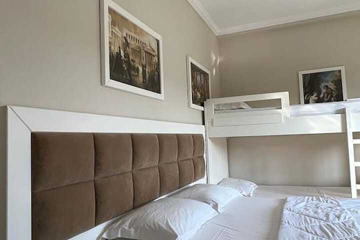 Room 26 of 46