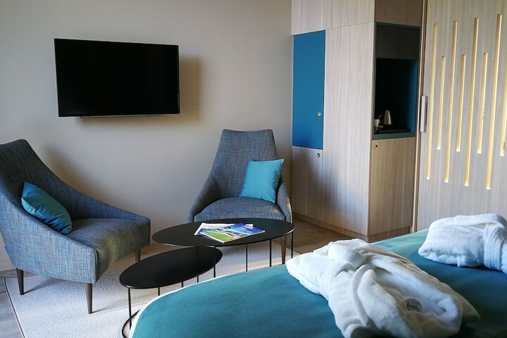 Room 5 of 75