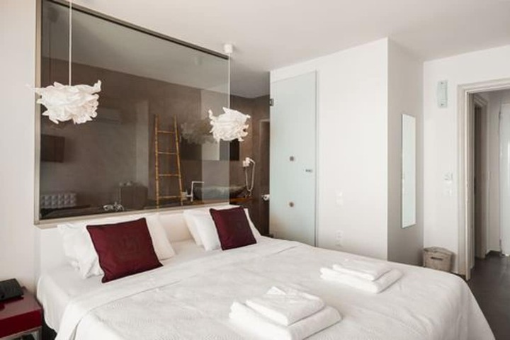 Room 27 of 68