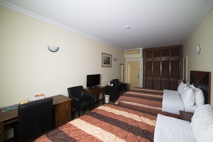 Room 19 of 40