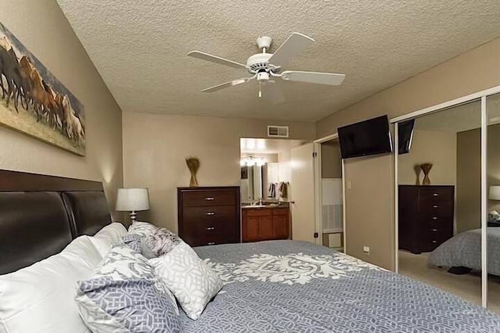 Room 9 of 25