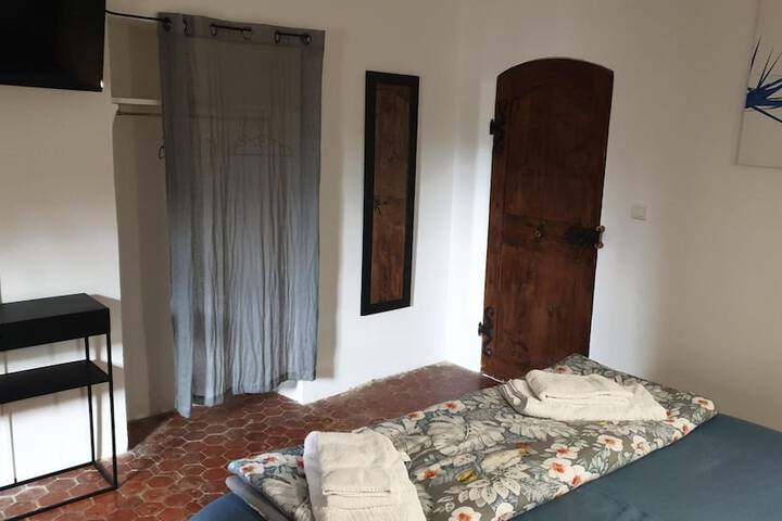 Room 12 of 38