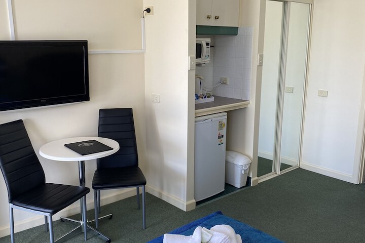 Room 9 of 48
