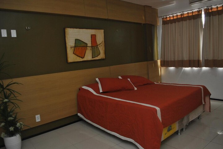Room 9 of 32