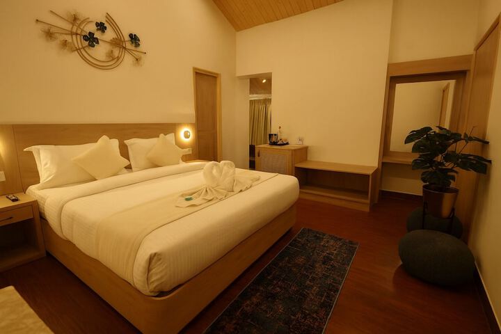 Room 11 of 38