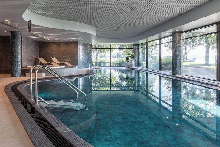 Hotel with Pool