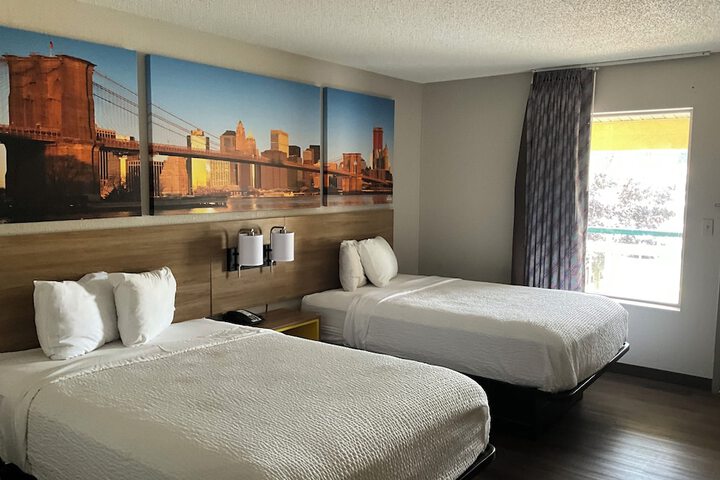 Deluxe 2 Double Beds (1 of 4)