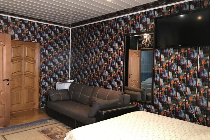 Room 8 of 29
