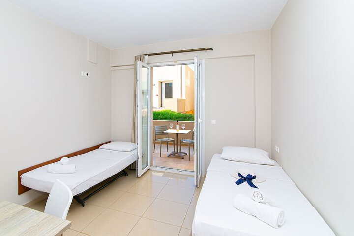 Room 53 of 168