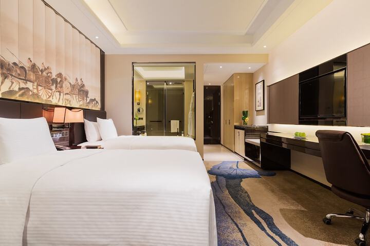 Room 5 of 30