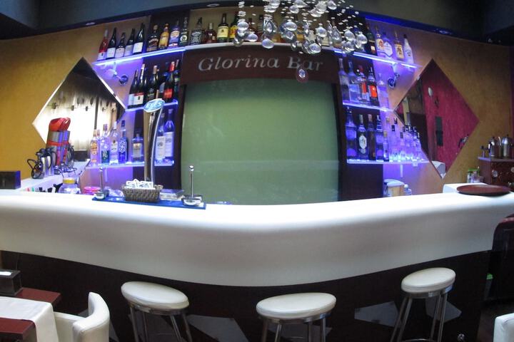 Lounge 16 of 18