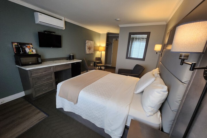 Room 6 of 31