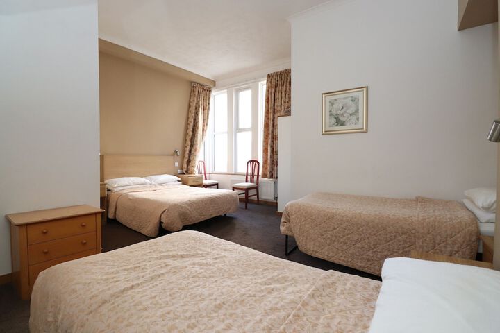 Room 6 of 34