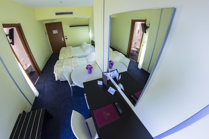 Room 57 of 114
