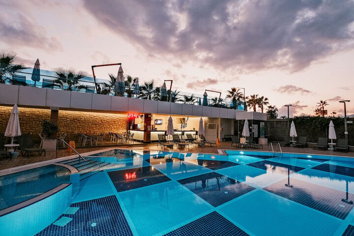 Pools & Facilities