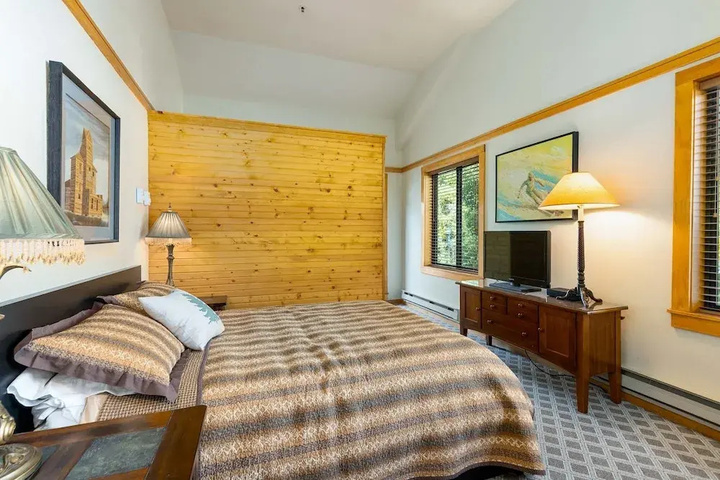 Room 2 of 17