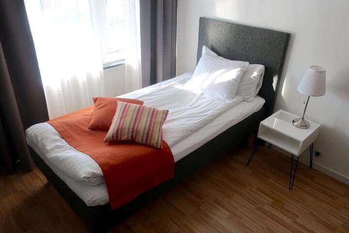 Room 10 of 49