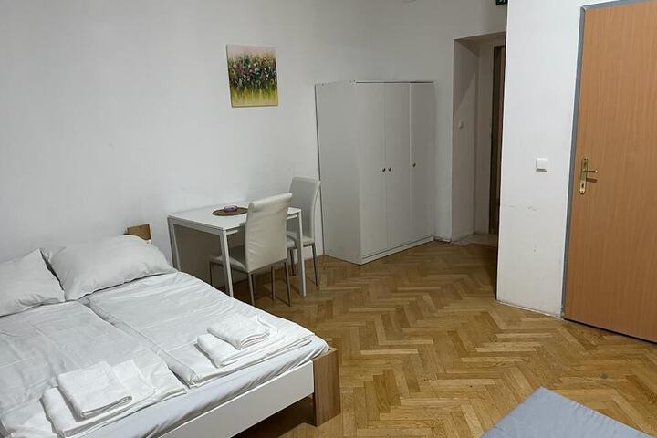 Room 2 of 5
