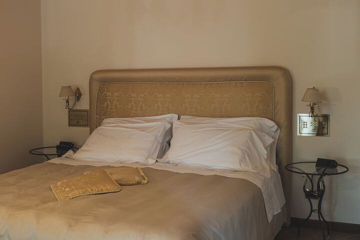 Room 43 of 181