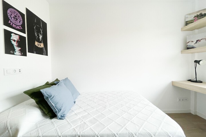 Room 9 of 15