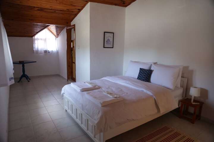 Room 5 of 26