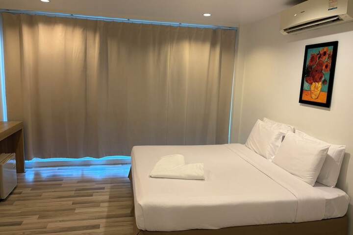 Room 27 of 71