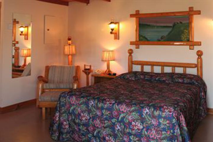 Room 9 of 35