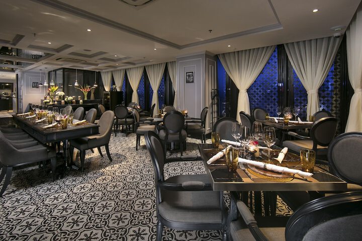 Dining 72 of 101