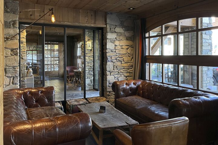 Lounge 95 of 110